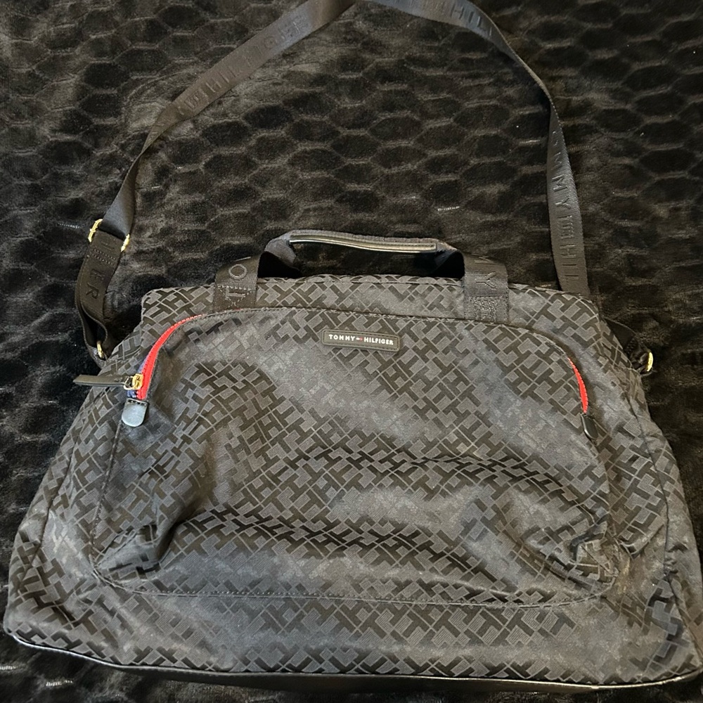 Tommy Hilfiger Jacquard Black Weekender or Diaper Bag - Picture 4 of 16